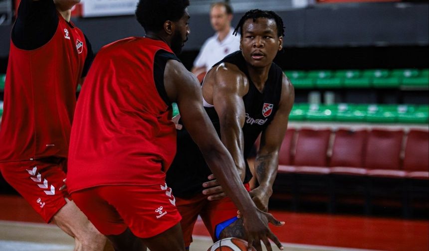 İzmir’in Basketbol Takımları Sezona Farklı Başladı