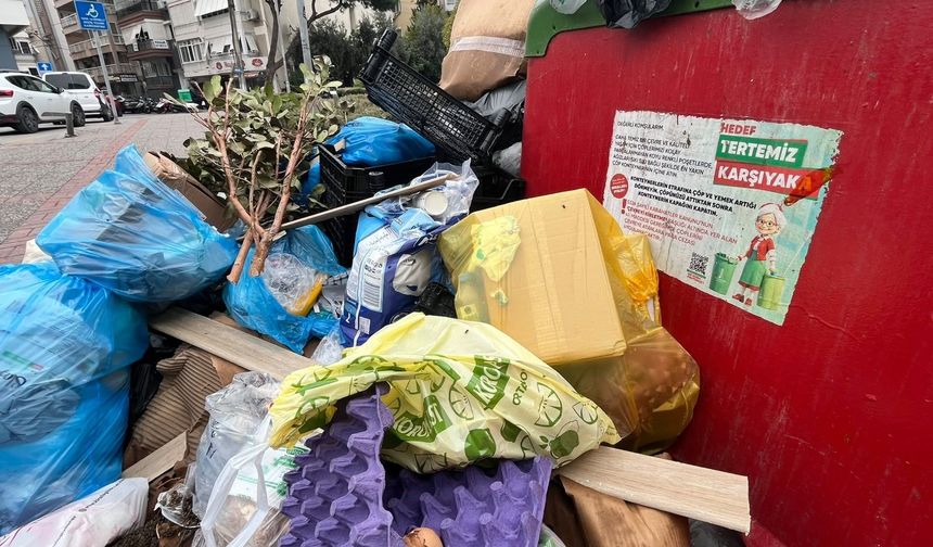 Karşıyaka Nergis Mahallesi’nde çöp birikintilerine tepki