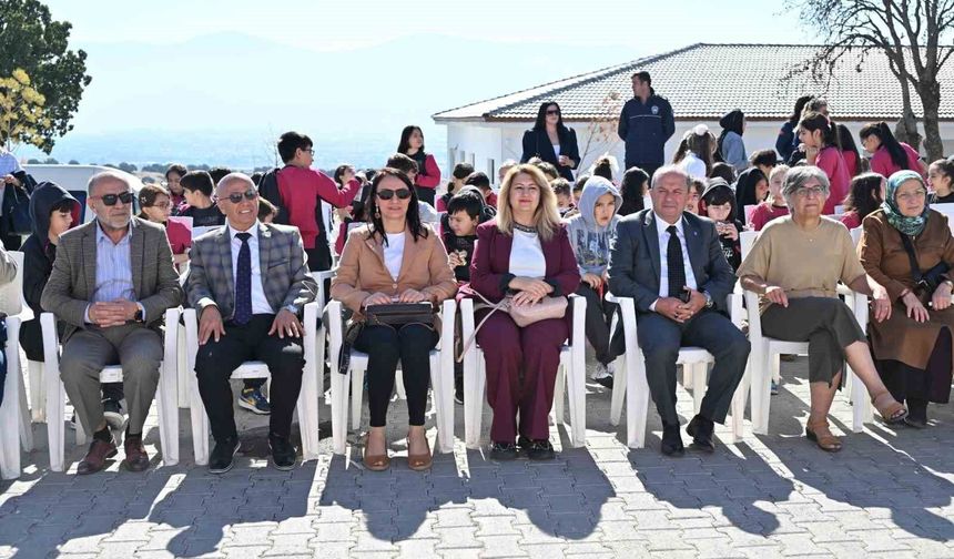 Manisa Hayvan Yaşam Merkezi’nde çocuklar ve büyükler buluştu